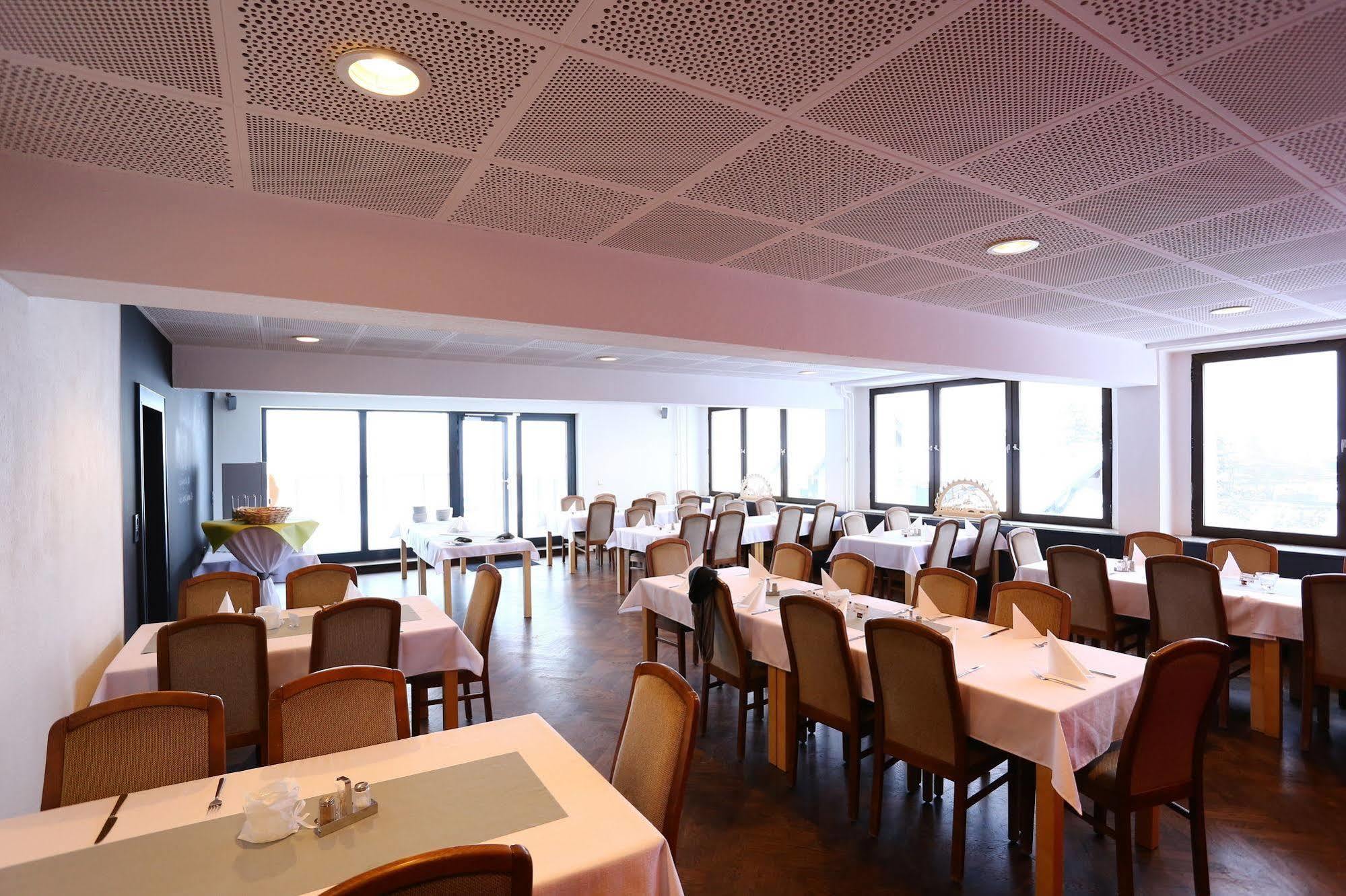 K1 Sporthotel - Bike & Ski Inklusive Hotel Oberwiesenthal Bagian luar foto
